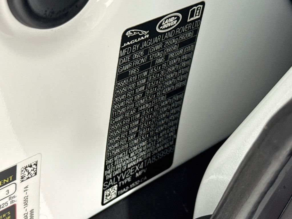 Used 2026 Fuji White Land Rover P250 Base image 32