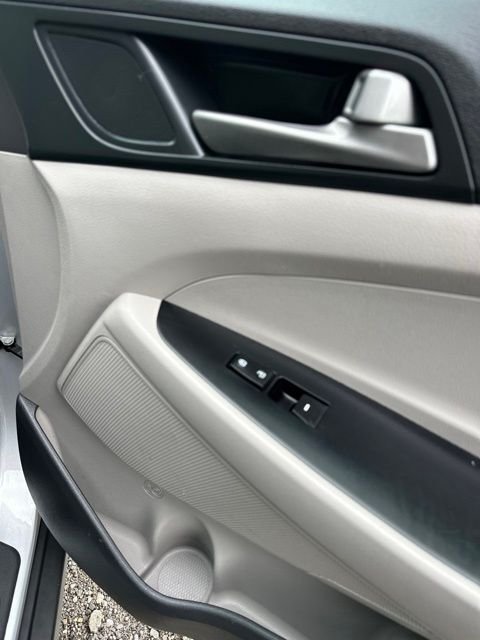 Used 2018 Molten Silver Hyundai SEL image 21