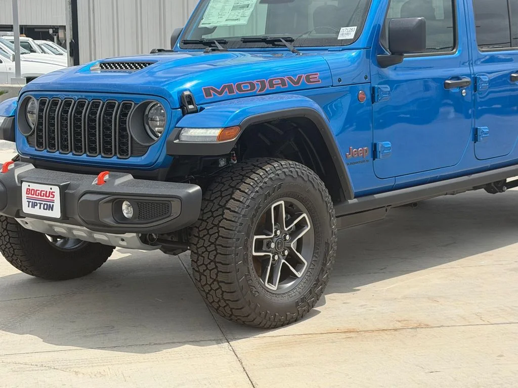 New 2026 Hydro Blue Pearl-Coat Exterior Paint Jeep Mojave image 10