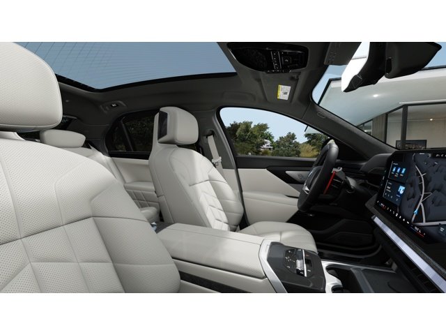 New 2027 Black Sapphire Metallic BMW 740 image 9