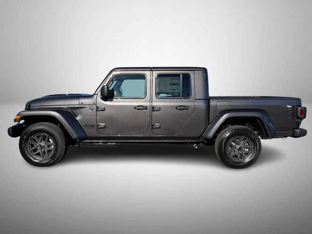 New 2026 Granite Crystal Metallic Clear-Coat Exterior Paint Jeep Sport S image 5