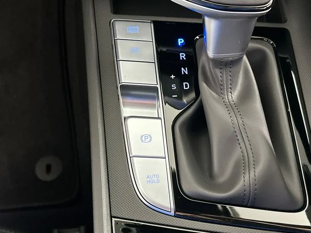 New 2026 Hyundai ELANTRA Limited