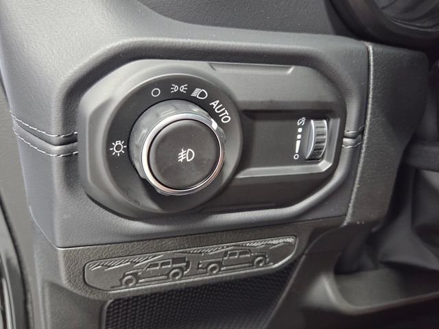 New 2026 Black Clear-Coat Exterior Paint Jeep Sahara image 27