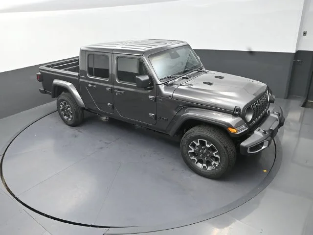 New 2026 Granite Crystal Metallic Clear-Coat Exterior Paint Jeep Sahara image 10