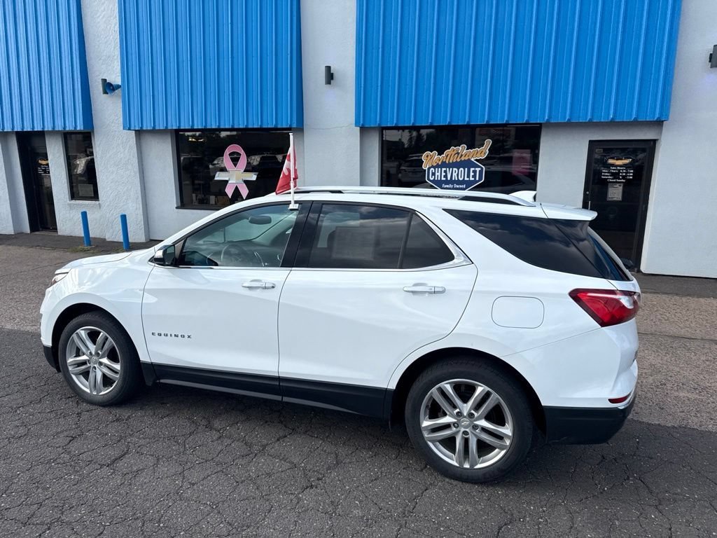 Used 2018 SUMMIT WHITE Chevrolet Premier image 19