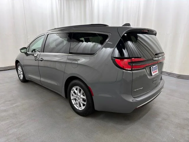 Used 2022 White Chrysler Touring L image 4