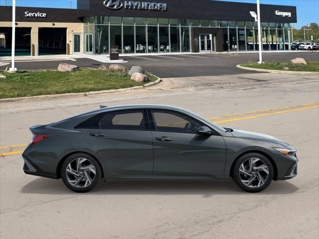 2025 Hyundai Elantra Blue - Photo 7