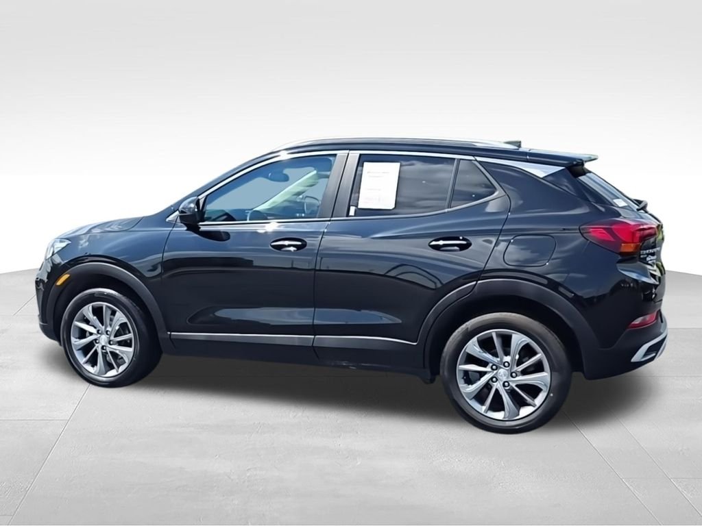Used 2022 Black Buick Select image 6