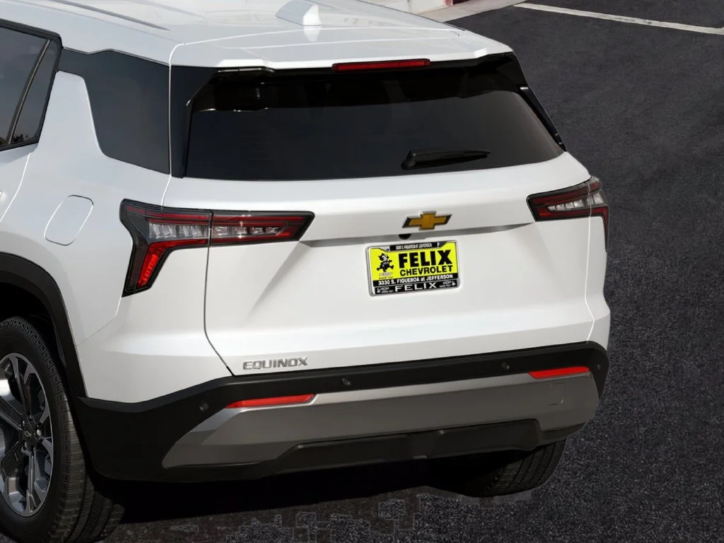 2027 Chevrolet Equinox LT - Photo 7