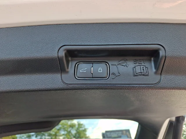 Used 2023 White Ford XLT image 32