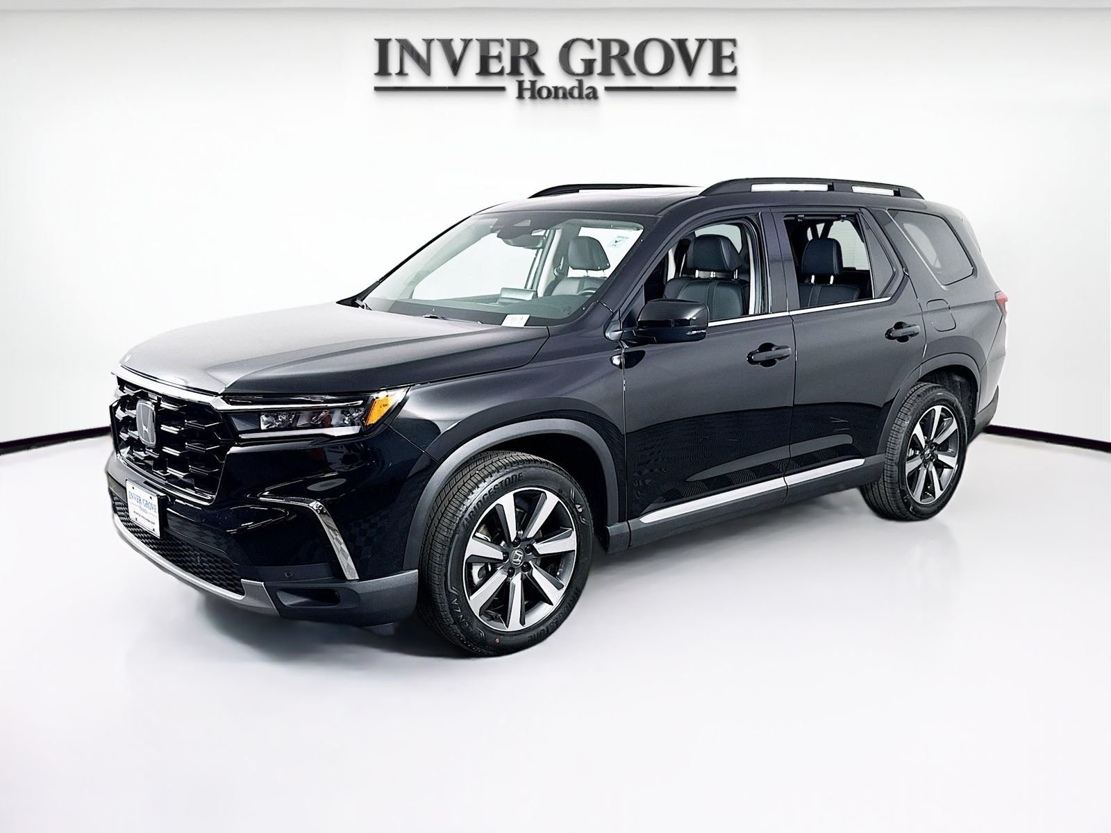 2025 Honda Pilot Touring AWD's photo