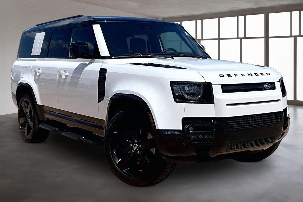 Certified Used 2025 Fuji White Land Rover X-Dynamic SE image 10