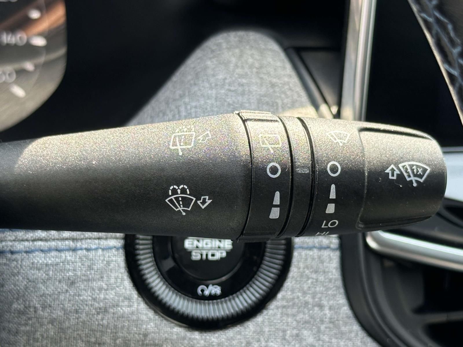 Used 2022 Silver Jeep Latitude image 31