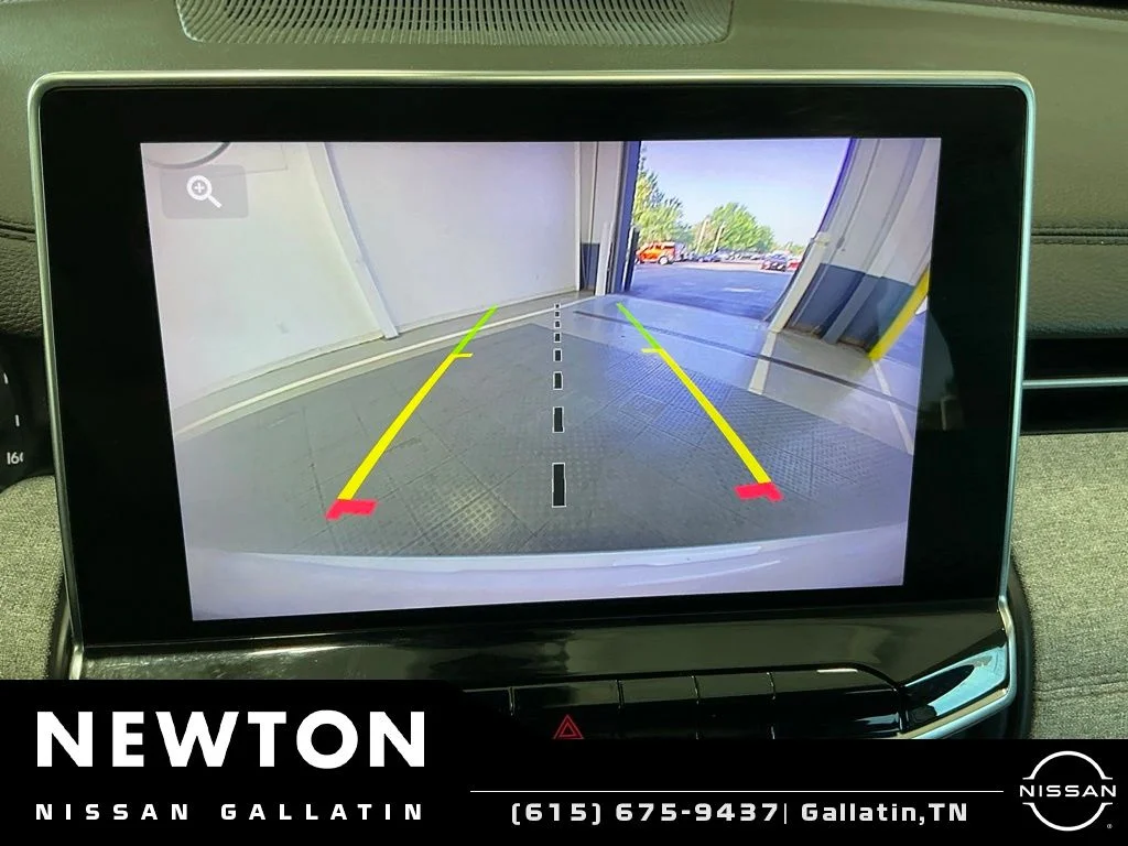 Used 2022 Bright White Clearcoat Jeep Latitude Lux image 10