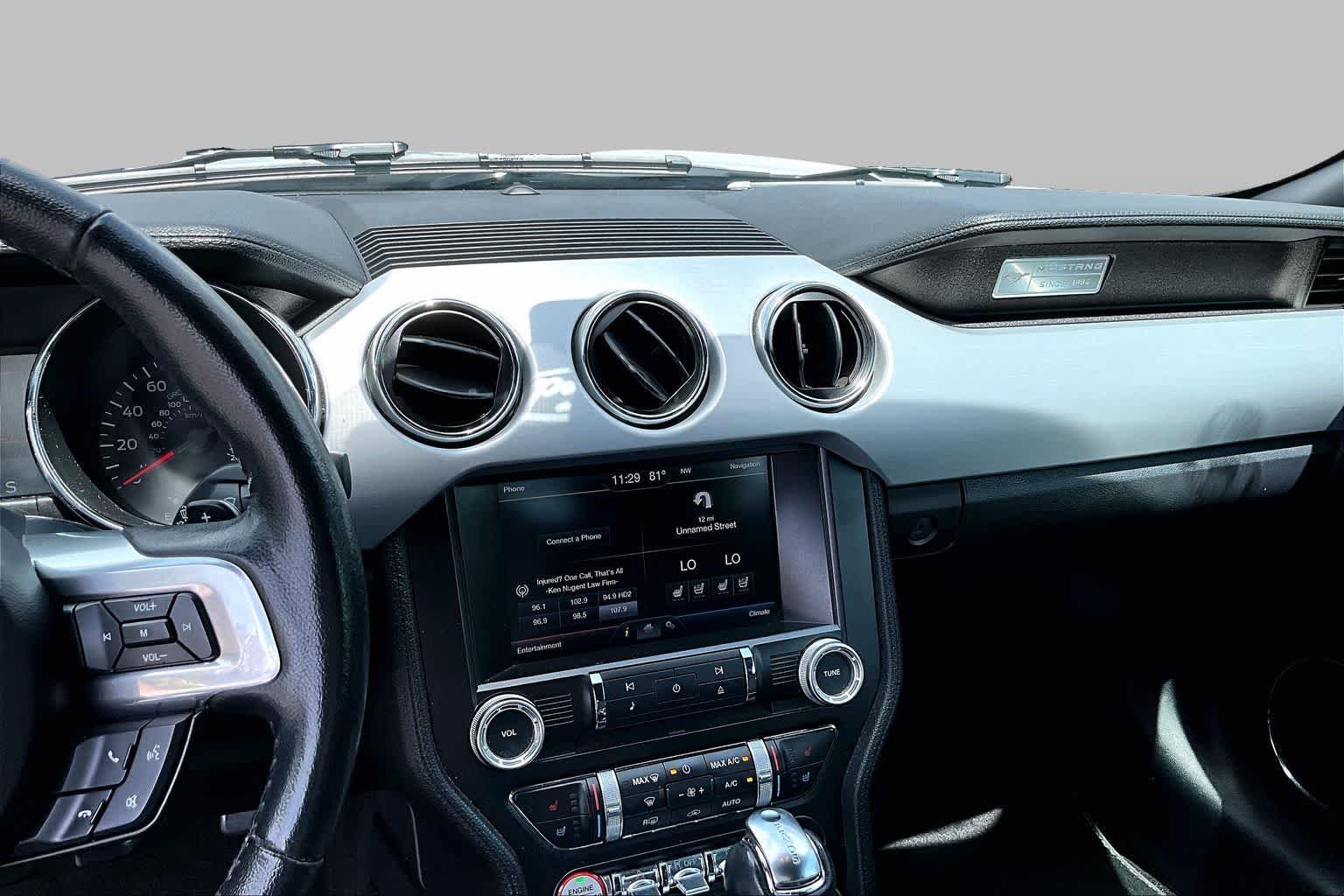 Used 2015 Oxford White Ford GT Premium image 6