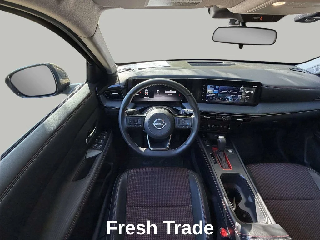 Used 2025 Canyon Bronze Metallic Nissan SR image 12