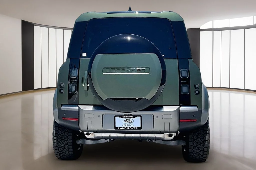 New 2026 Green Land Rover S image 4