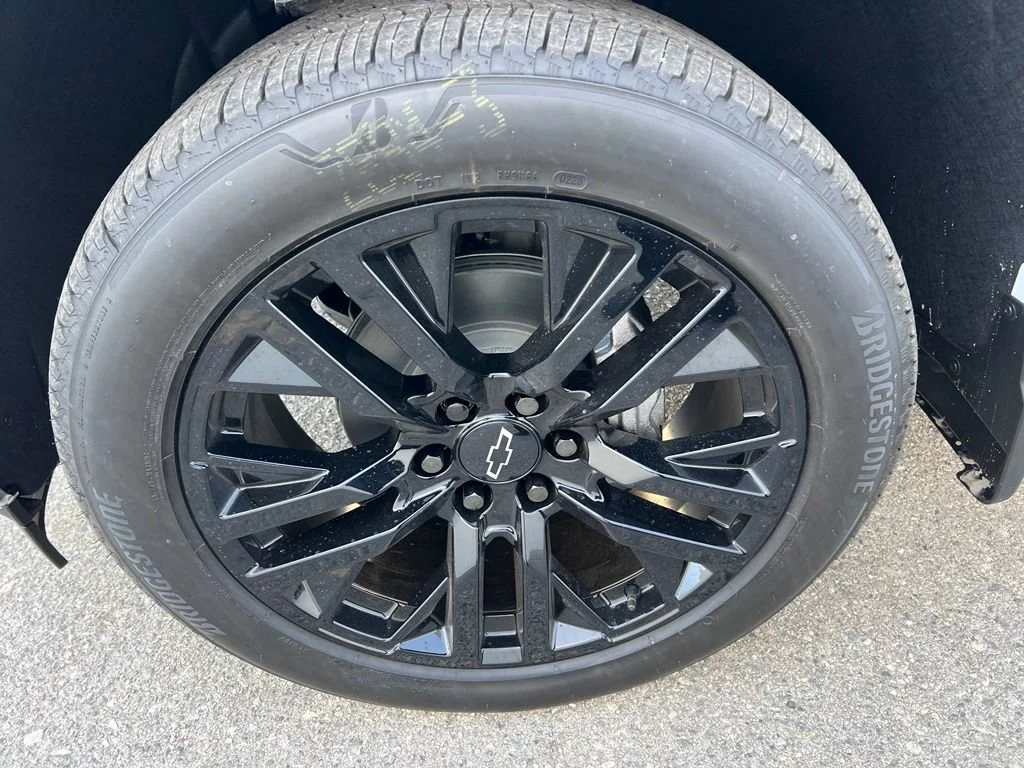 New 2026 Polar White Tricoat Chevrolet LTZ image 31