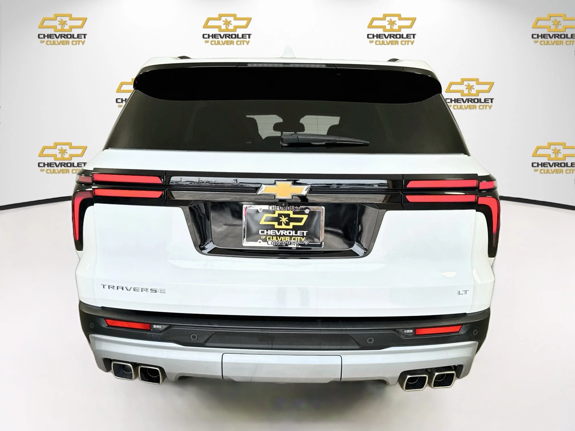 Used 2024 Summit White Chevrolet LT image 7