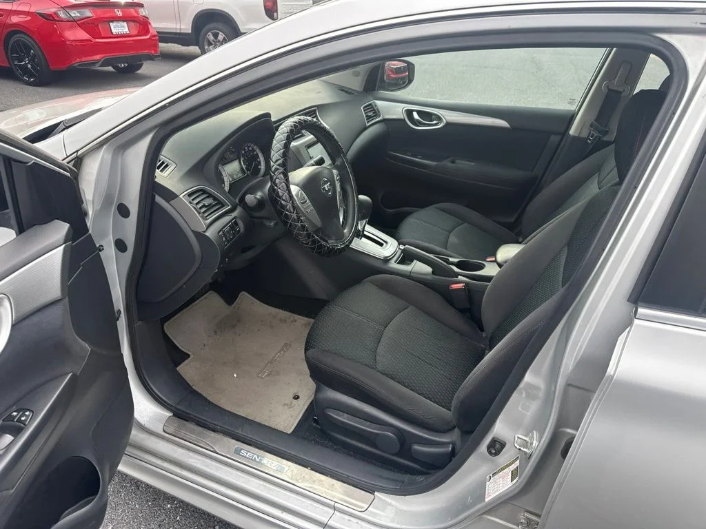 Used 2013 Brilliant Silver Nissan SR image 9