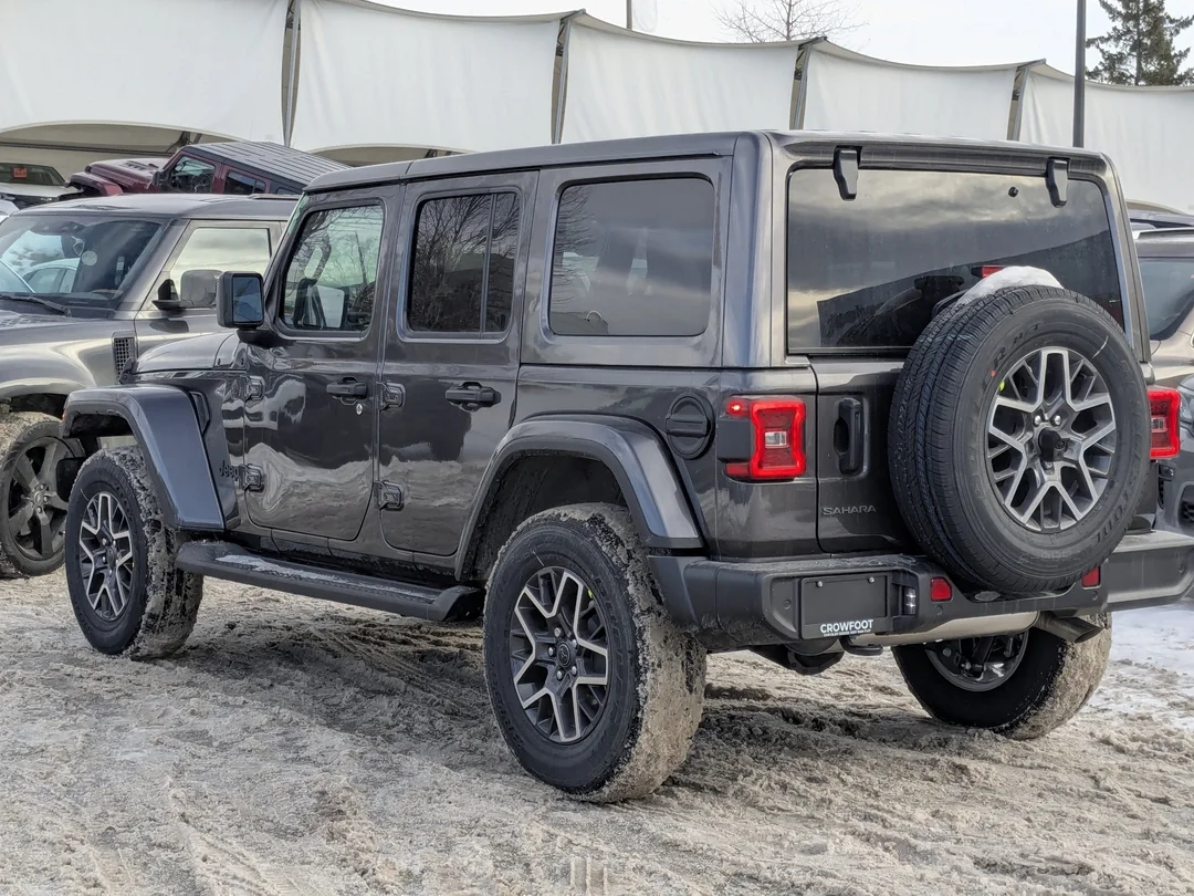 New 2026 Grey Jeep Sahara - - 4x4 - McKinley Leather - Body-Color Top - Alpine Audio - Remote Start & More! image 6