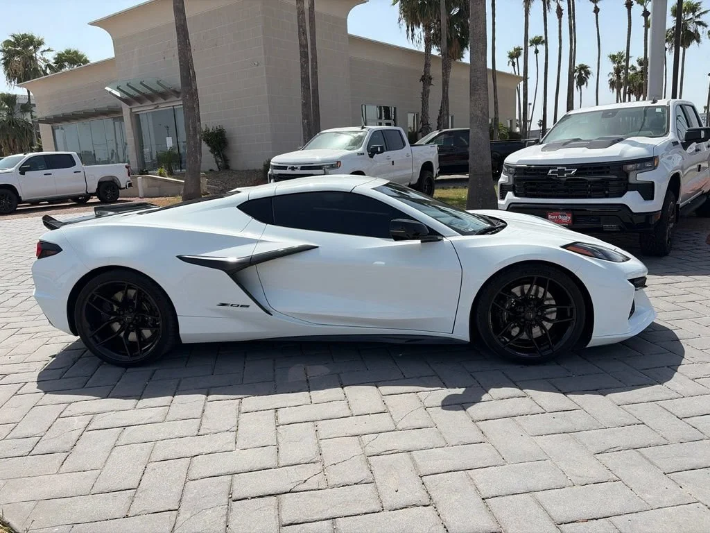Used 2025 Arctic White Chevrolet 1LZ image 3