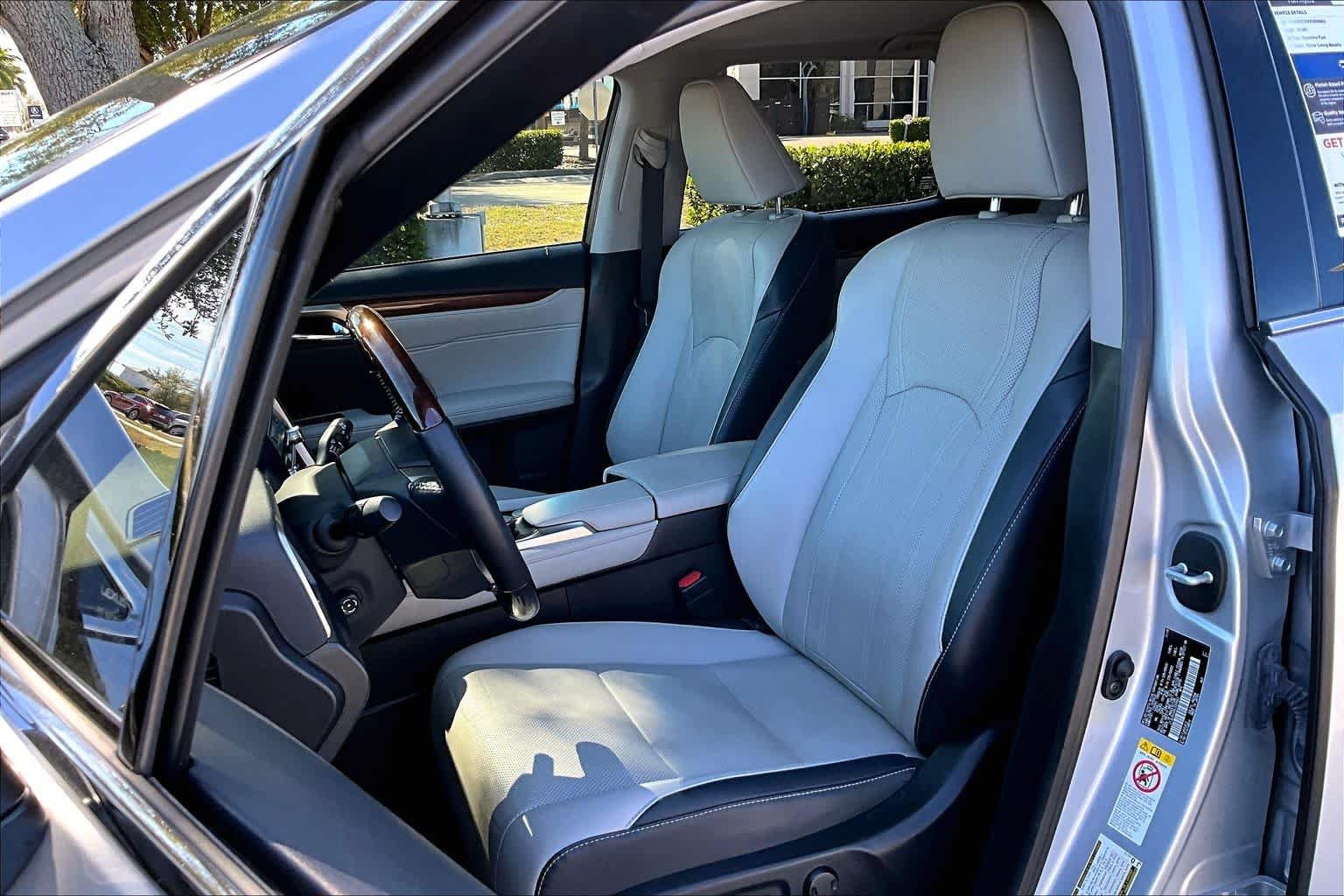 Used 2019 Silver Lining Metallic Lexus Premium image 8