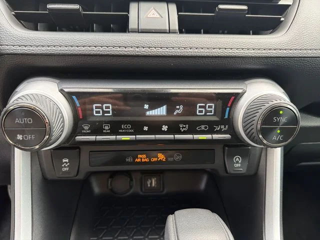 Used 2025 White Toyota XLE image 21