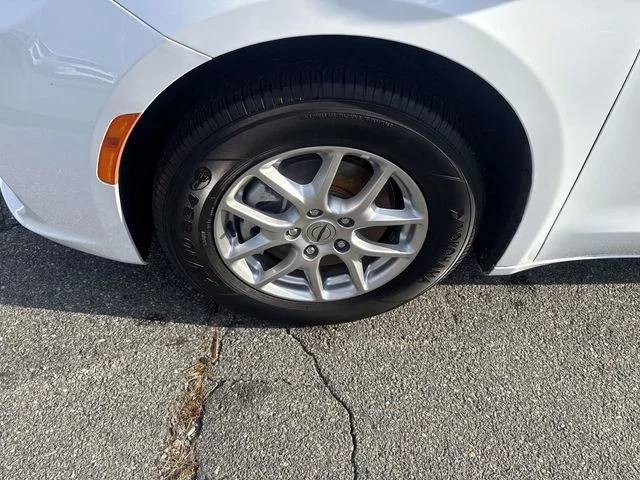 2024 Chrysler Pacifica Touring L - Photo 16
