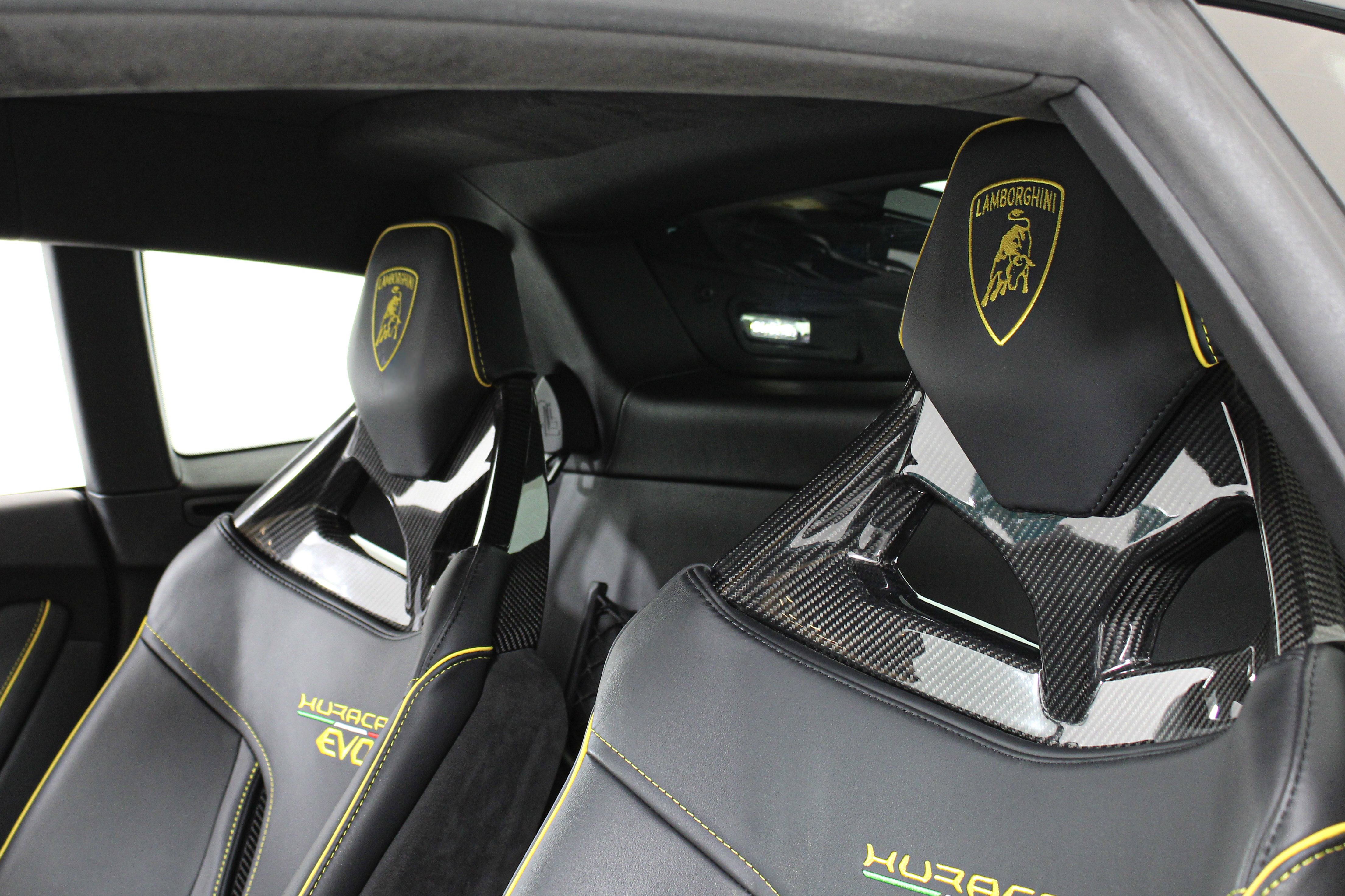 Used 2021 Blue Lamborghini  image 31