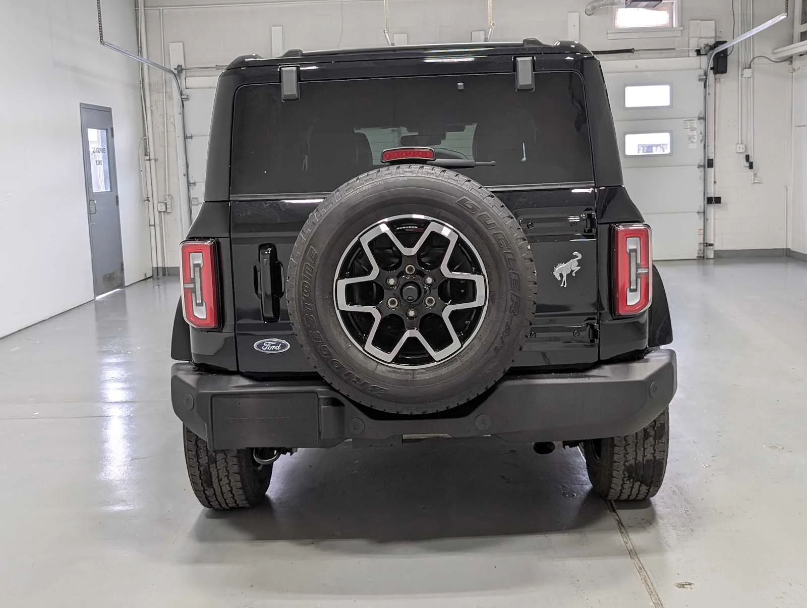 Used 2025 Shadow Black Ford Outer Banks image 9