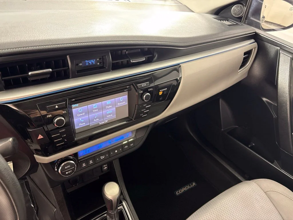 Used 2016 Gray Toyota LE image 26