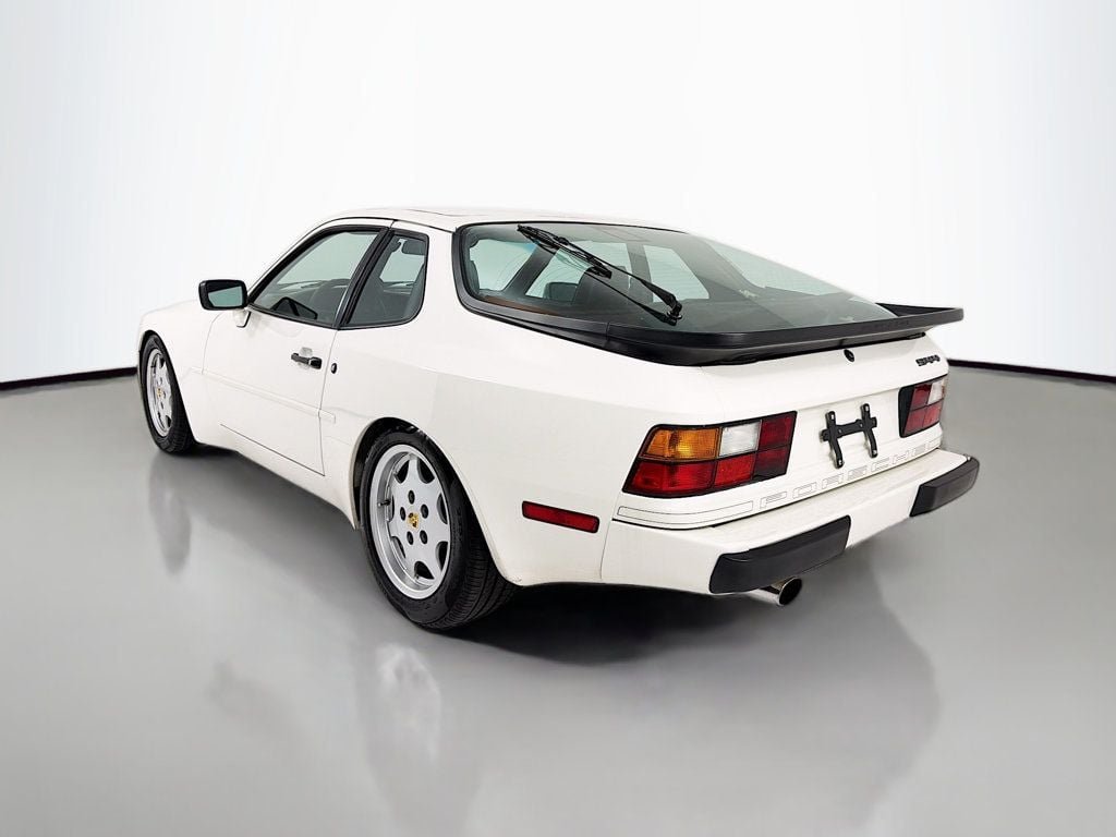 Used 1987 White Porsche  image 3