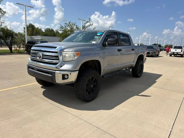 Used 2017 Silver Toyota SR5 image 3