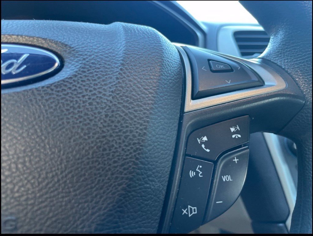 Used 2016 Oxford White Ford SE image 13