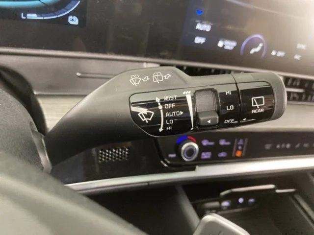 Used 2024 Black Kia X-Line image 26