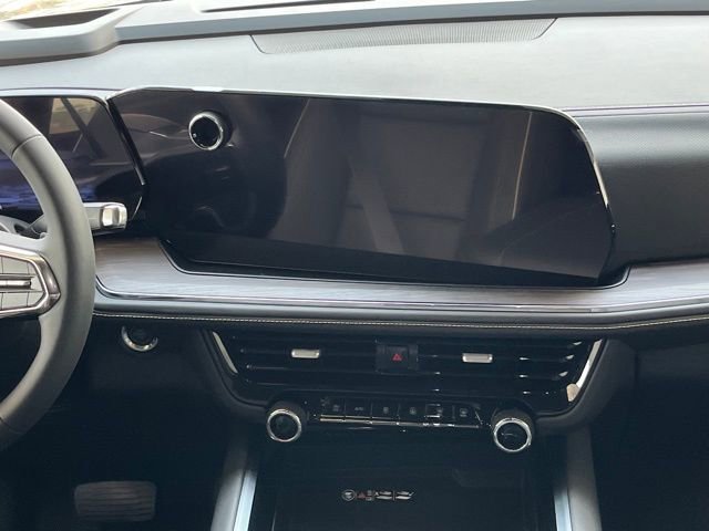2025 Chevrolet Suburban Premier - Photo 15