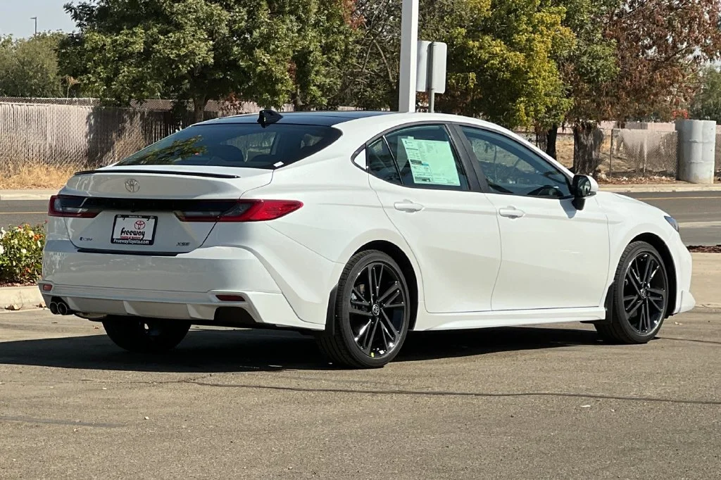 New 2026 Wind Chill Pearl Toyota XSE image 4