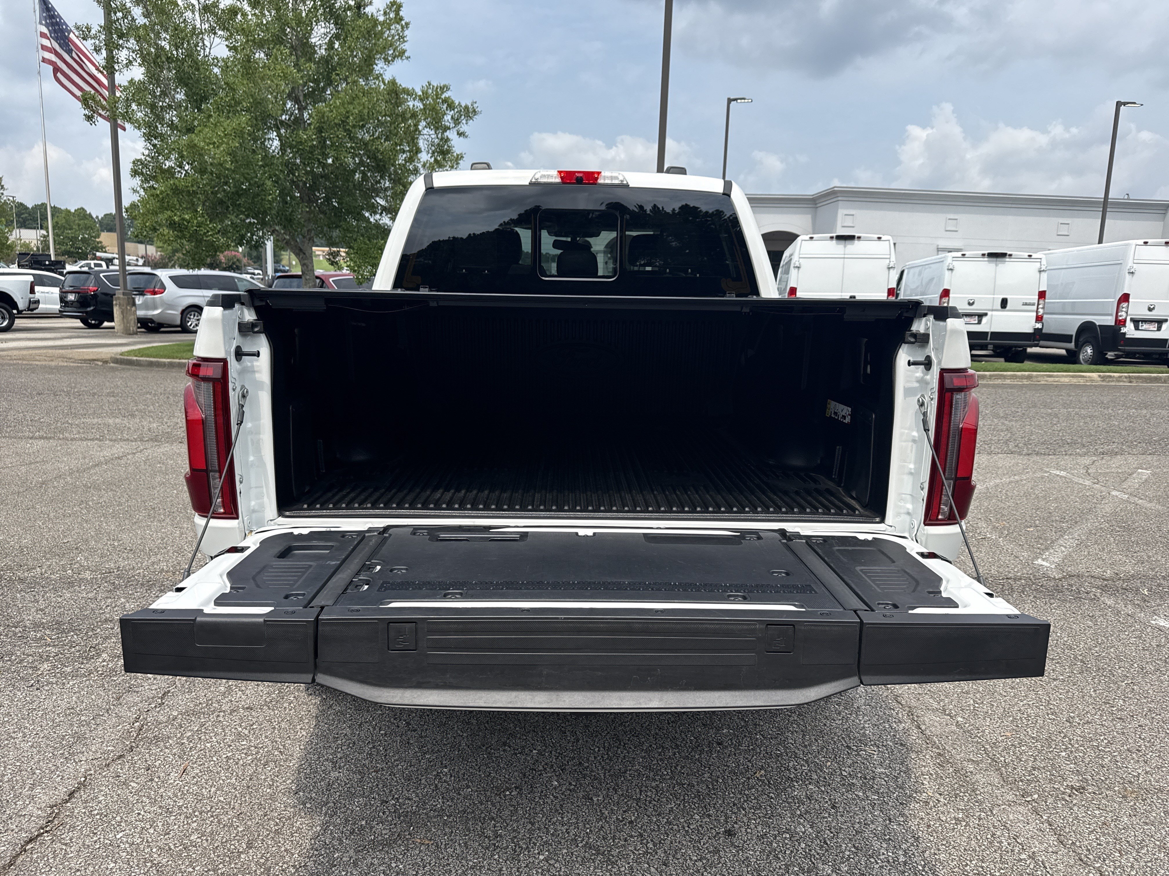 Used 2026 White Ford Platinum image 18