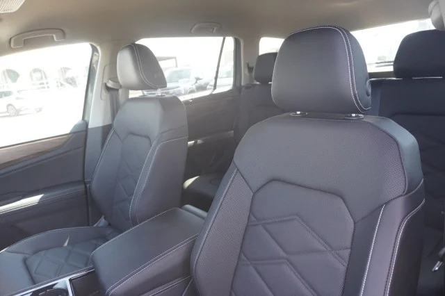 New 2026 Pure Gray Volkswagen 2.0T SE w/Technology image 19