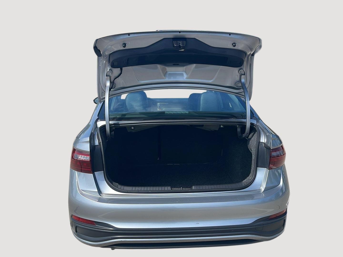 Used 2024 Pyrite Silver Metallic Volkswagen SE image 30
