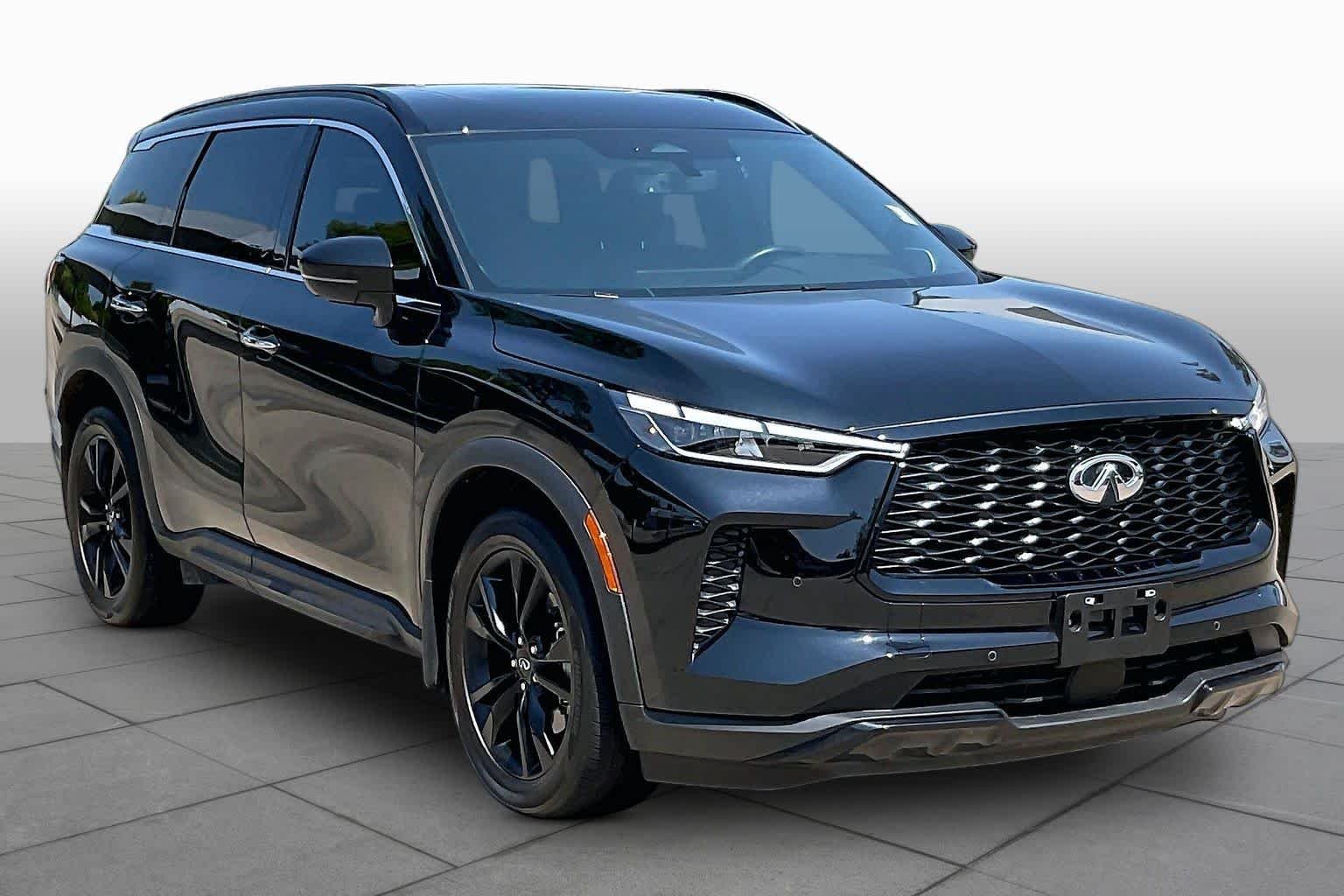 Used 2025 Mineral Black INFINITI LUXE image 3