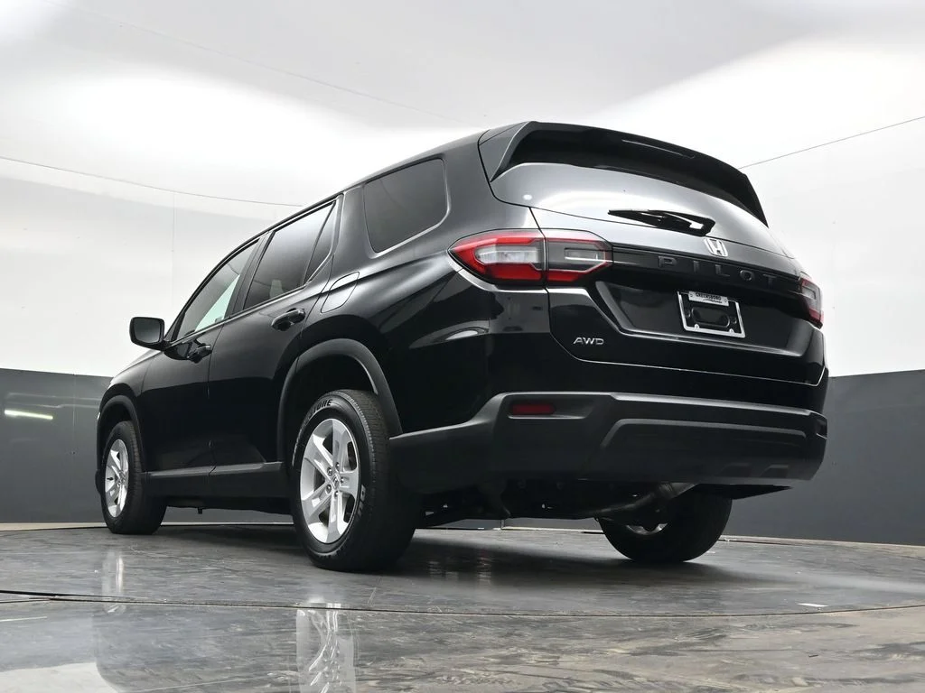 Used 2023 Crystal Black Pearl Honda LX image 36