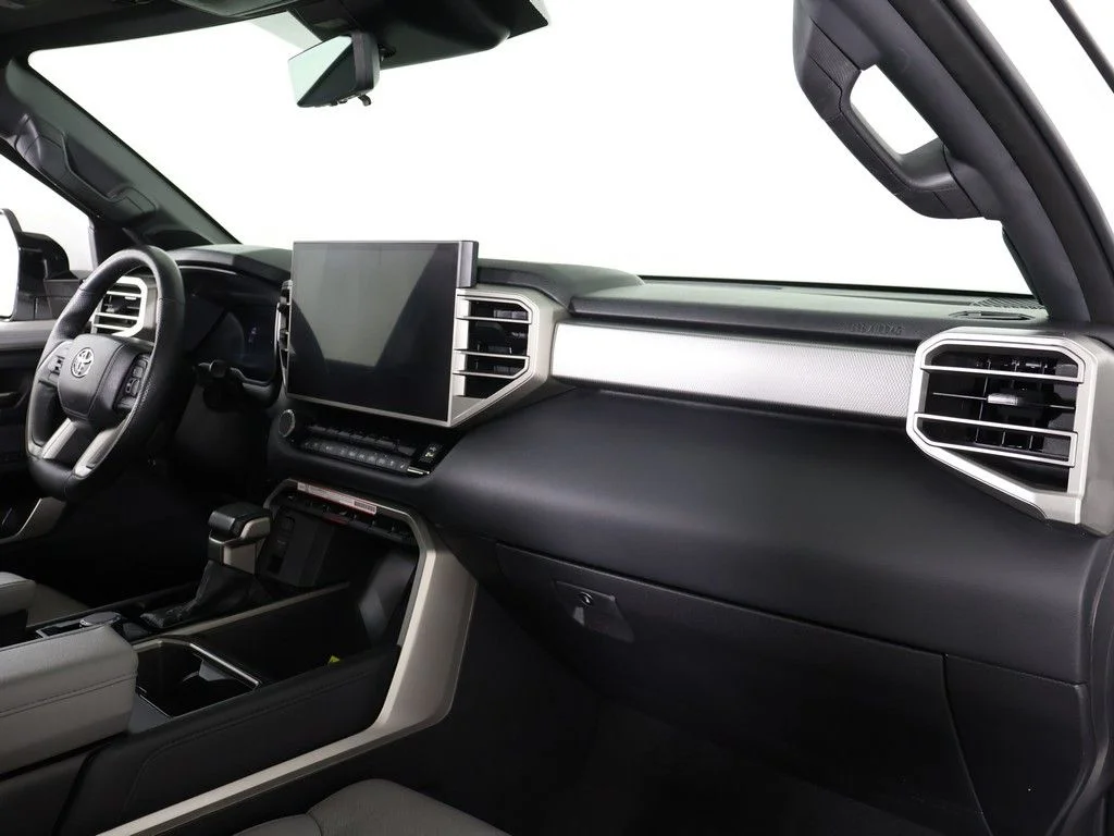 Used 2025 Pearl Toyota Limited image 29