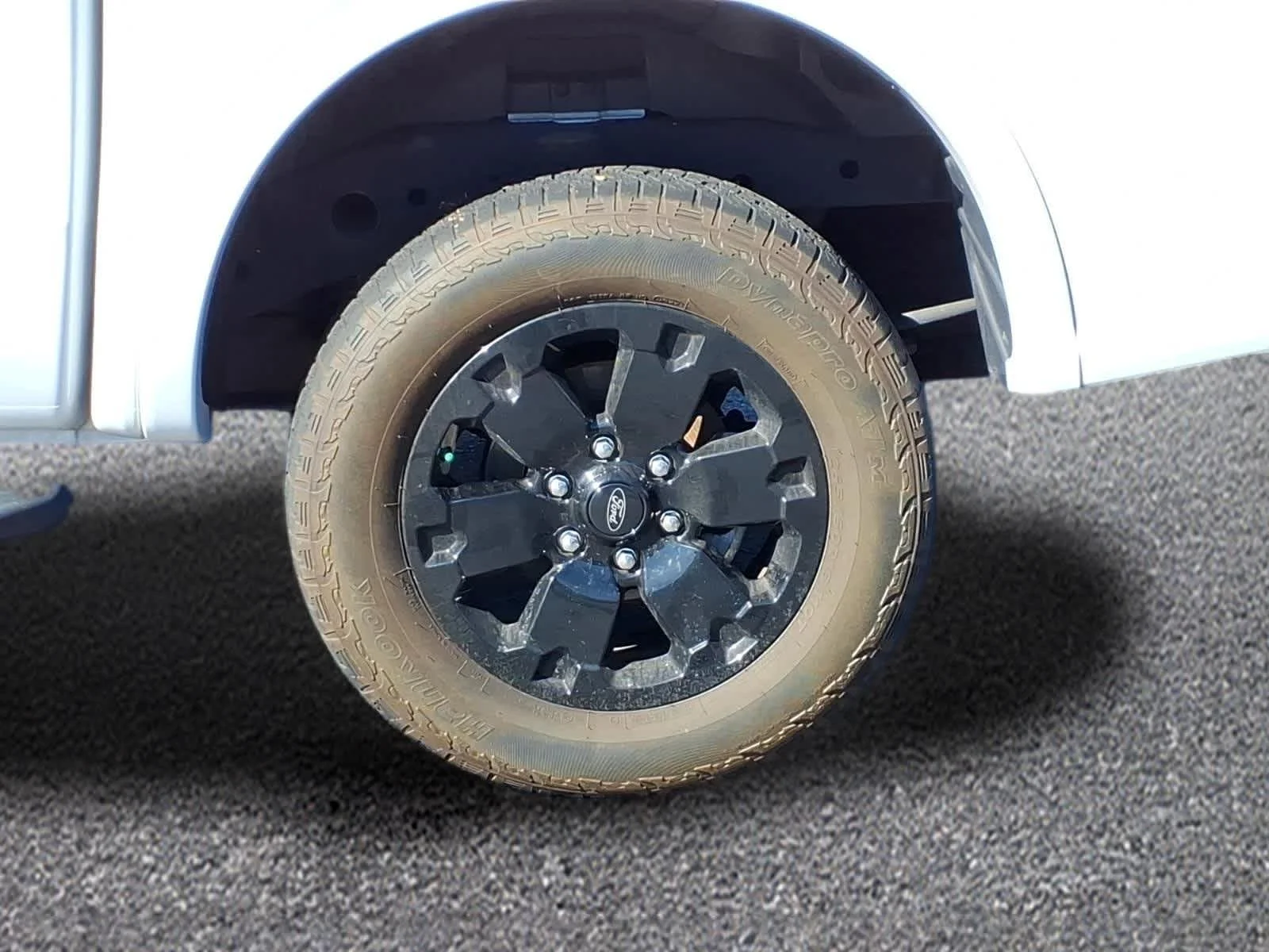 Used 2023 Oxford White Ford XLT image 4