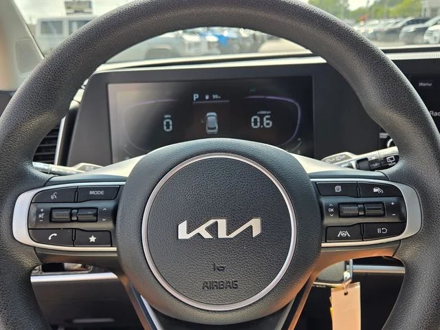 Used 2025 White Kia LX image 21