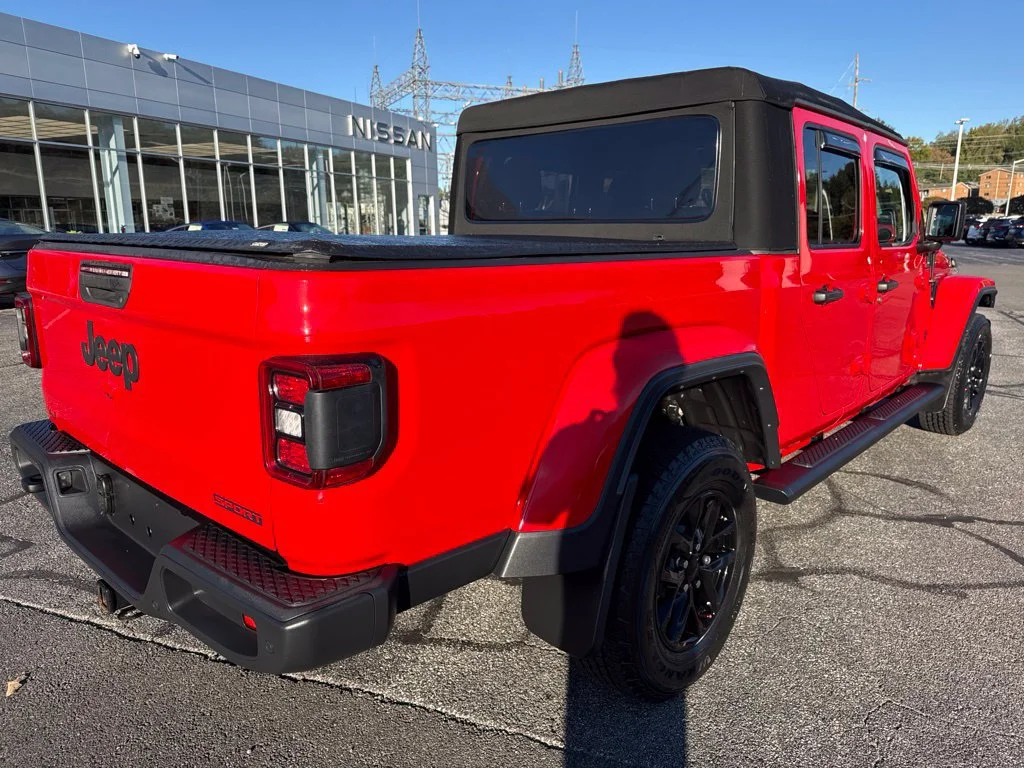 Used 2021 Firecracker Red Clea Jeep Sport S image 3