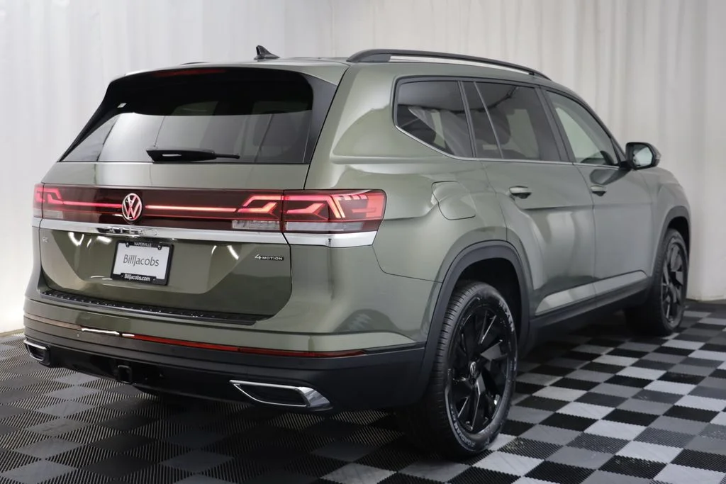 New 2026 Green Volkswagen 2.0T SE w/Technology image 17