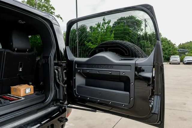 2025 Land Rover Defender V8 - Photo 64