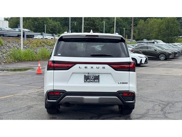 New 2026 Eminent White Pearl Lexus LUXURY image 9